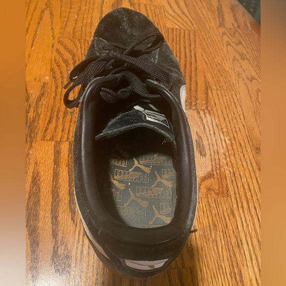Men’s 10.5 puma suede sneakers - Picture 4 of 4